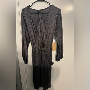 Women’s casual dress. Size XL. Falls below knees.